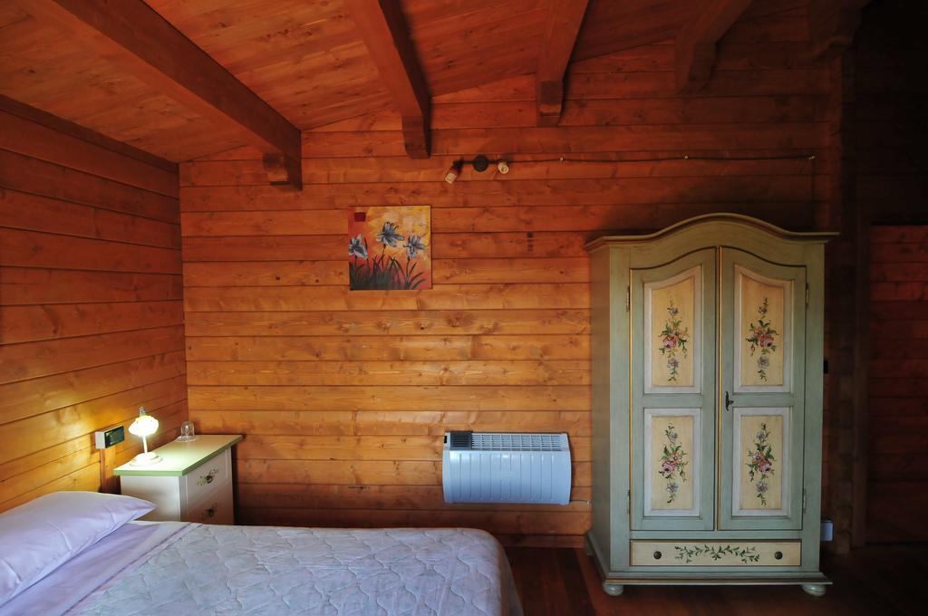 Chalet Dei Parchi Panzió Saracinesco Szoba fotó