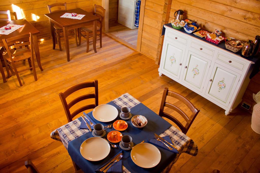 Chalet Dei Parchi Panzió Saracinesco Kültér fotó