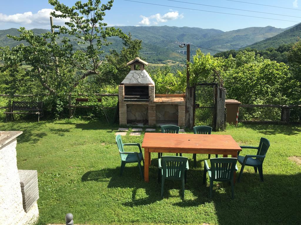 Chalet Dei Parchi Panzió Saracinesco Kültér fotó